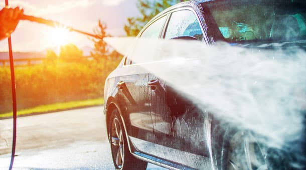 7 Helpful Tips for Washing a Car at Home